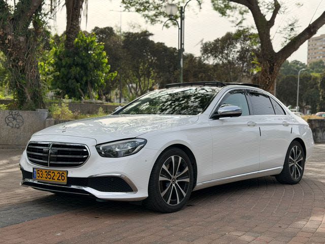 מודעת רכב מרצדס-בנץ E-class