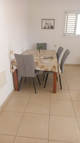 בעל שם טוב 25