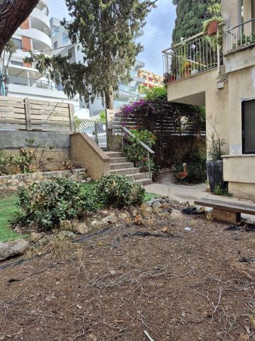 בנימין ד'ישראלי 6