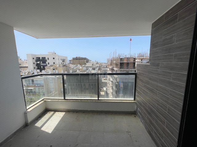הנביאים 13