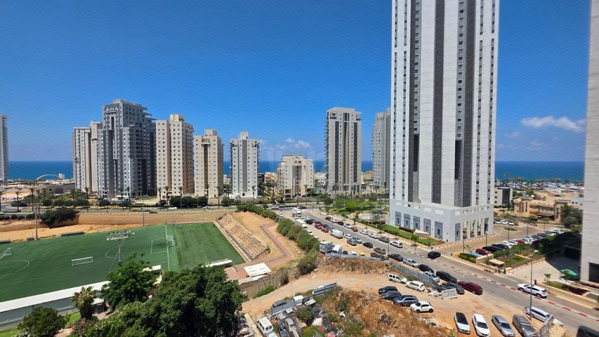 אמנון ליפקין שחק 