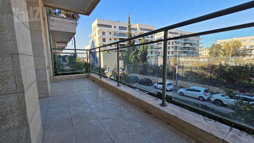 דירה למכירה בירושלים (תיווך) — 3
