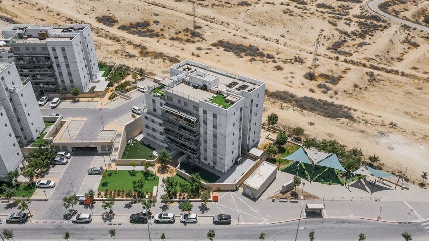 דפנה 15