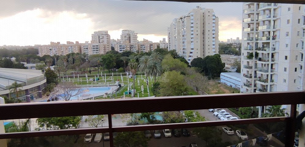 אליהו חכים 