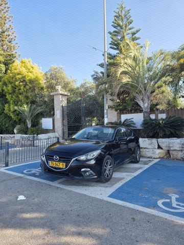 מודעת רכב מאזדה 3