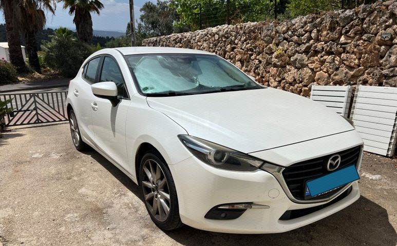 מודעת רכב מאזדה 3