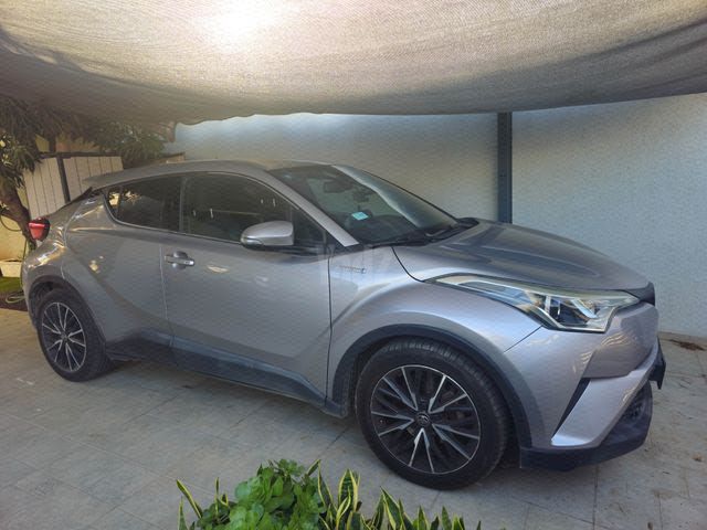 מודעת רכב טויוטה C-HR