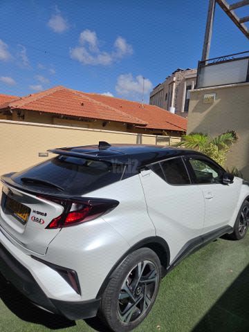 מודעת רכב טויוטה C-HR