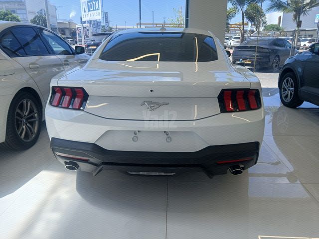 מוסטנג Premium היברידי אוט׳ קופה 2.3 (315 כ״ס)