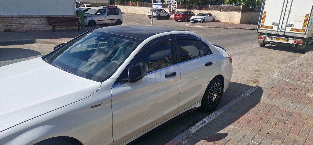 מודעת רכב מרצדס-בנץ C-class