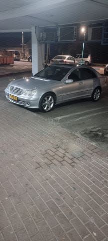 מודעת רכב מרצדס-בנץ C-class