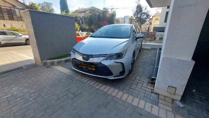 קורולה Sun היברידי אוט׳ 1.8 (98 כ״ס)