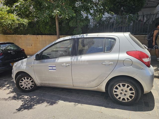 מודעת רכב יונדאי i20