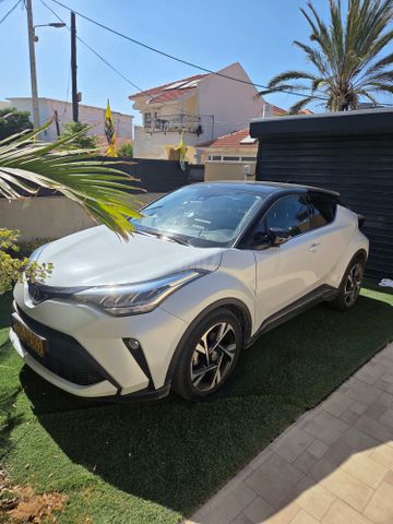 מודעת רכב טויוטה C-HR
