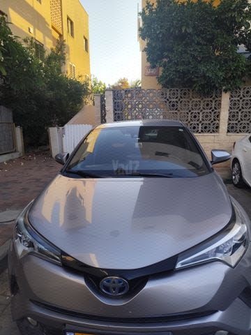 מודעת רכב טויוטה C-HR