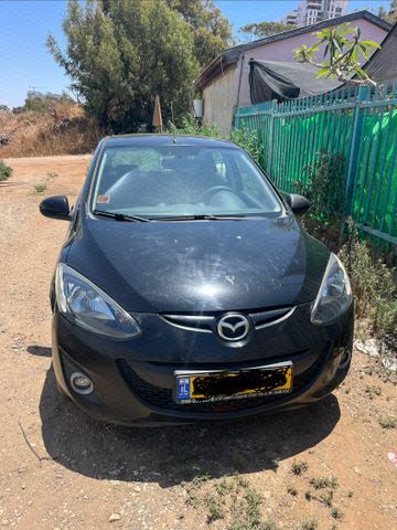 מודעת רכב מאזדה 2