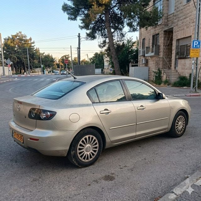 מודעת רכב מאזדה 3