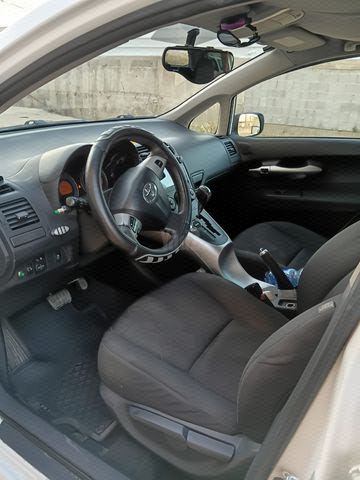 מודעת רכב טויוטה אוריס