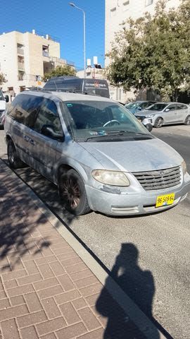 מודעת רכב קרייזלר וויאג'ר