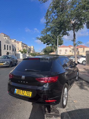מודעת רכב סיאט לאון