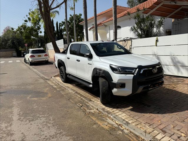 מודעת רכב טויוטה היילקס