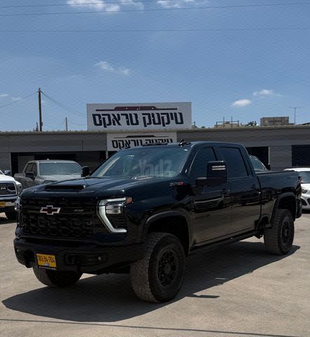 סילברדו ZR2 2500 אוט׳ 6.6 (470 כ״ס)