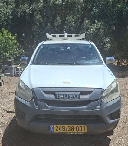 מודעת רכב איסוזו די-מקס