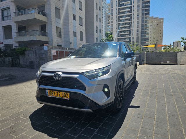 מודעת רכב טויוטה RAV4