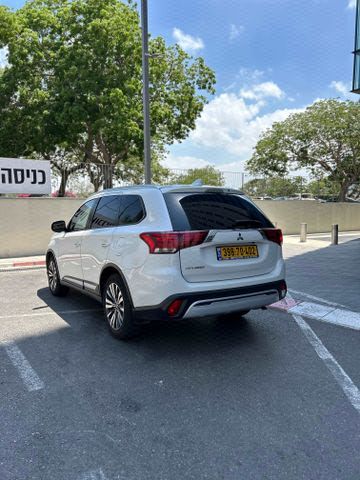 מודעת רכב מיצובישי אאוטלנדר 2