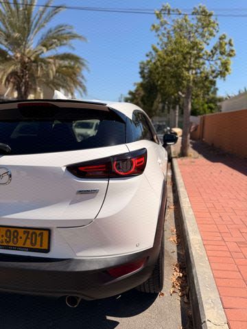 מודעת רכב מאזדה CX-3