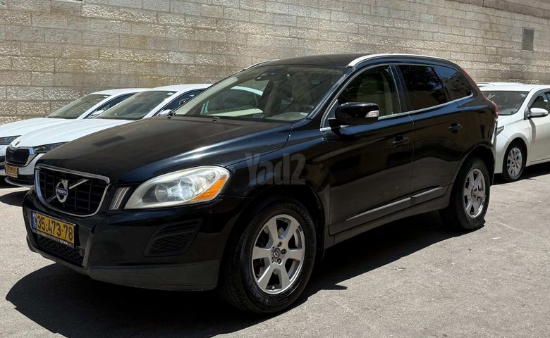 XC60 4X2 Kinetic אוט׳ בנזין 2.0 (203 כ״ס)