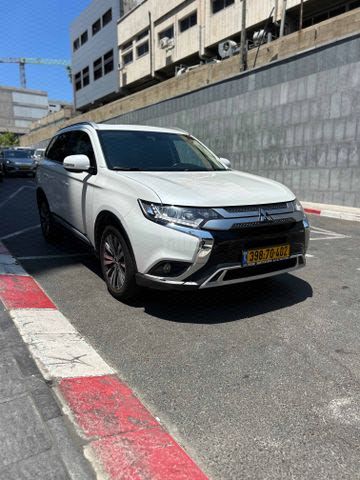 מודעת רכב מיצובישי אאוטלנדר 1