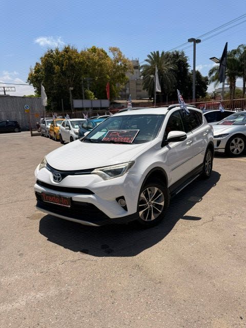 מודעת רכב טויוטה RAV4