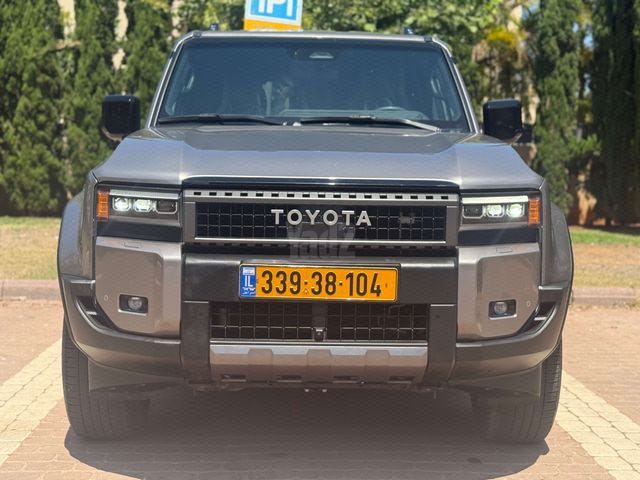 לנד קרוזר Sahara אוט׳ 2.8 (205 כ״ס)