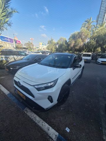 מודעת רכב טויוטה RAV4