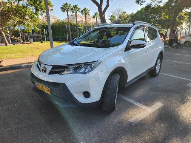מודעת רכב טויוטה RAV4