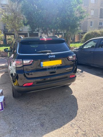 מודעת רכב ג'יפ קומפאס