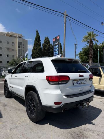 מודעת רכב ג'יפ גרנד צ'ירוקי 2