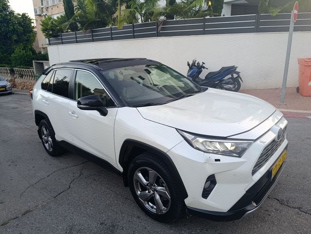 מודעת רכב טויוטה RAV4
