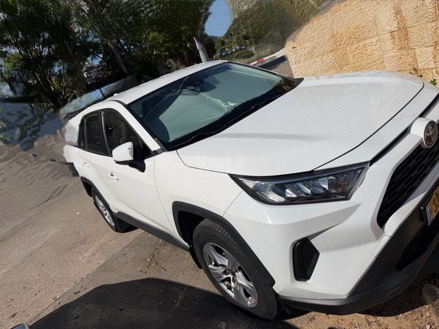 מודעת רכב טויוטה RAV4