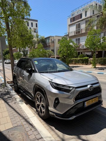 מודעת רכב טויוטה RAV4