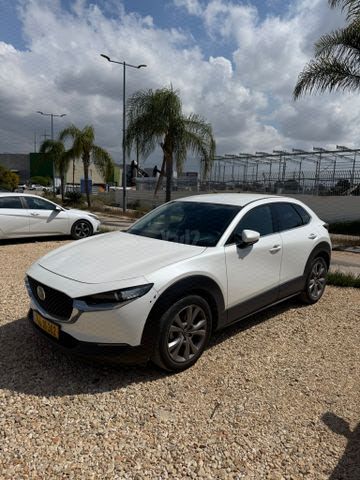 מודעת רכב מאזדה CX-30