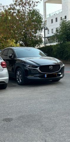 מודעת רכב מאזדה CX-30