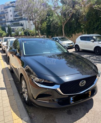 מודעת רכב מאזדה CX-30