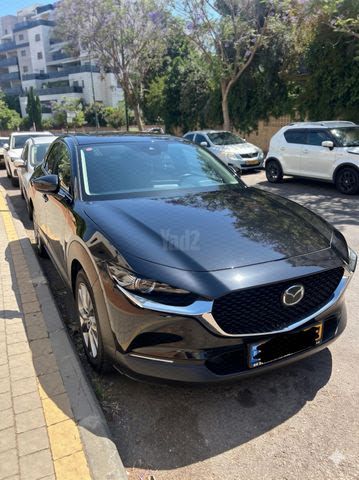מודעת רכב מאזדה CX-30
