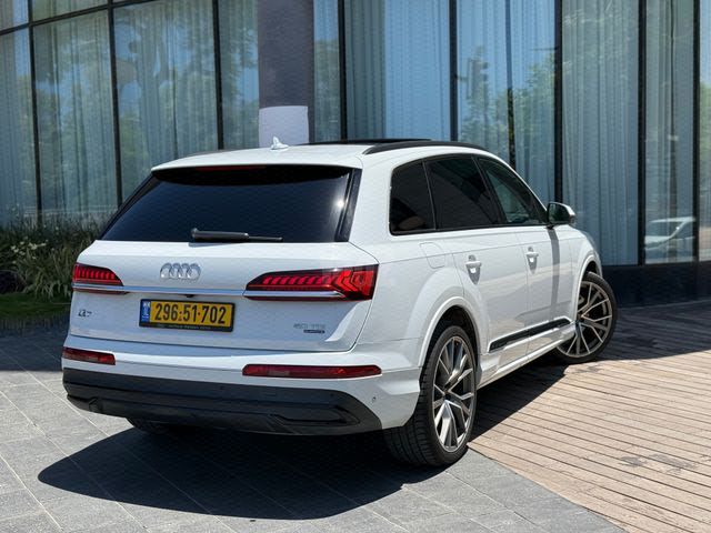 מודעת רכב אאודי Q7 1