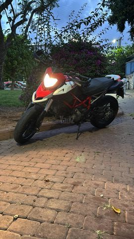 מודעת רכב דוקאטי היפרמוטרד 796 מבריק