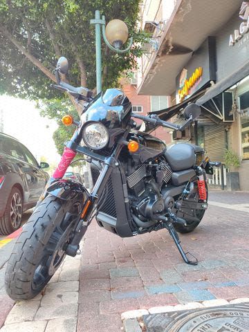 מודעת רכב הרלי דיווידסון סטריט רוד 750