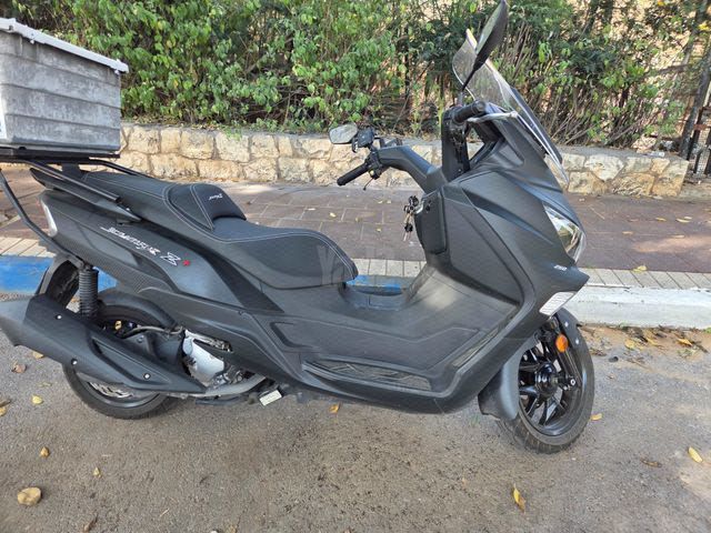 מודעת רכב סאן יאנג ג'וי-מקס Z-250