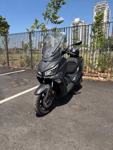 מודעת רכב סאן יאנג ג'וי-מקס Z-300